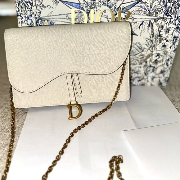 Dior Saddle Pouch. - Picture 2 of 9